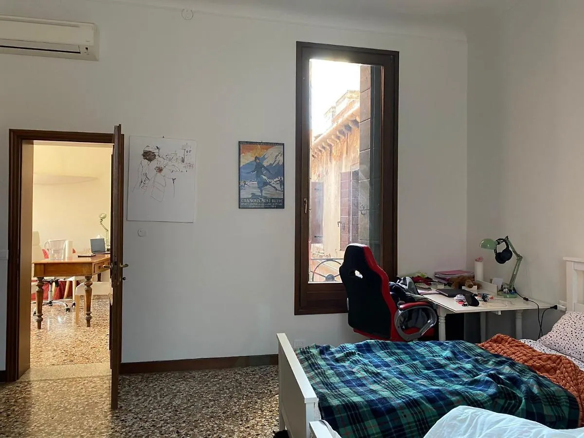 Appartamento Al Centro Di Venezia 6 Posti Letto Italy